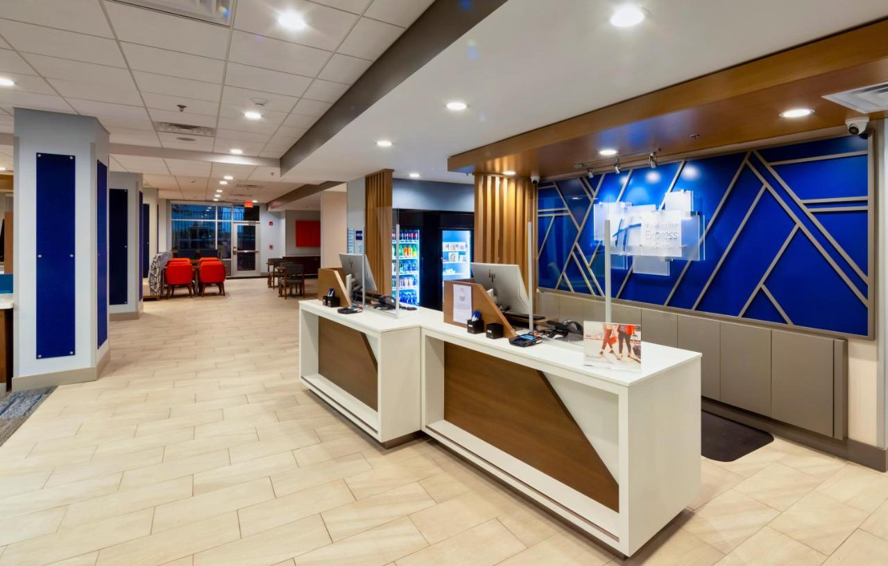 Holiday Inn Express & Suites - Harrisonburg University Area By Ihg Екстериор снимка