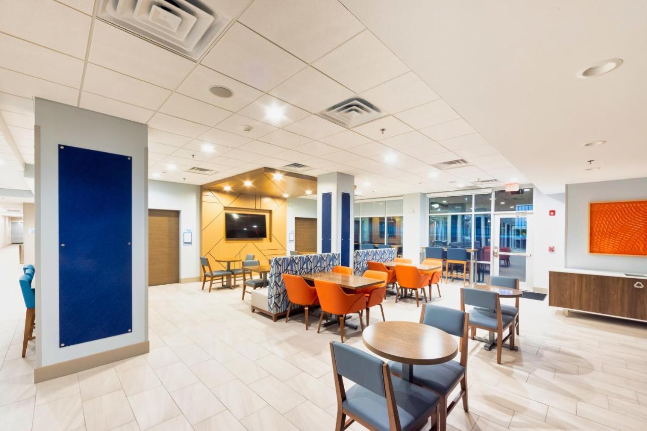 Holiday Inn Express & Suites - Harrisonburg University Area By Ihg Екстериор снимка