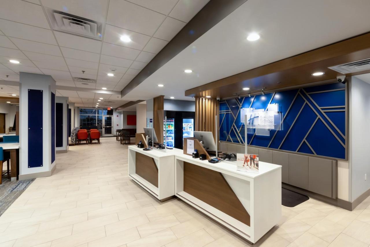 Holiday Inn Express & Suites - Harrisonburg University Area By Ihg Екстериор снимка